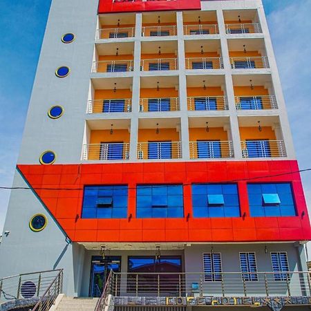 Cofe Hotel Yaoundé Екстериор снимка