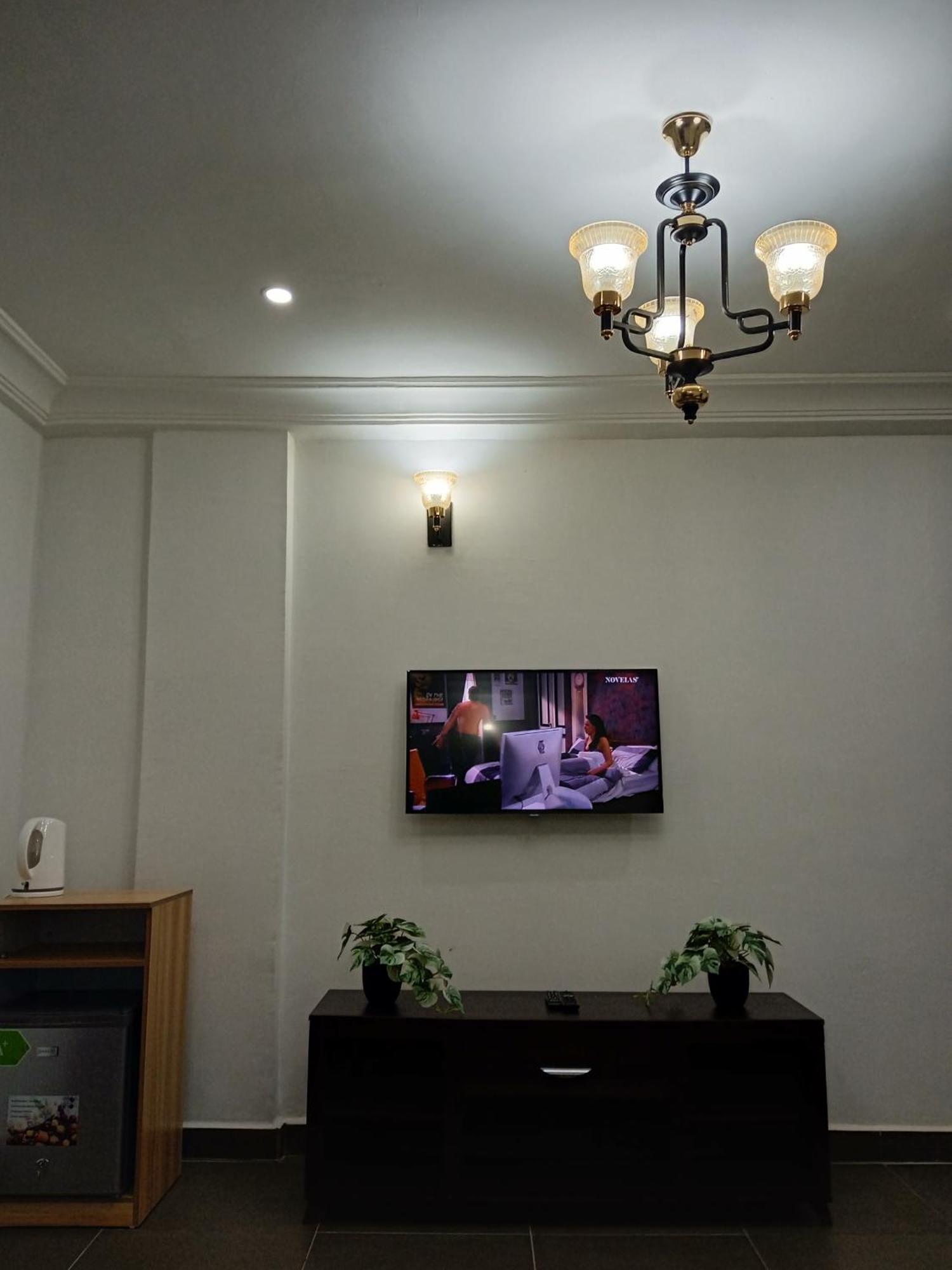 Cofe Hotel Yaoundé Екстериор снимка