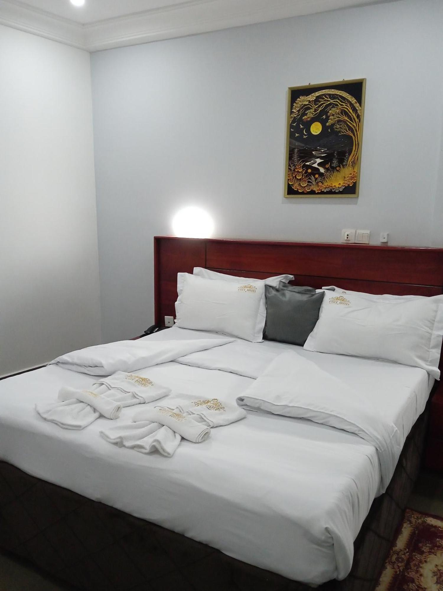 Cofe Hotel Yaoundé Екстериор снимка
