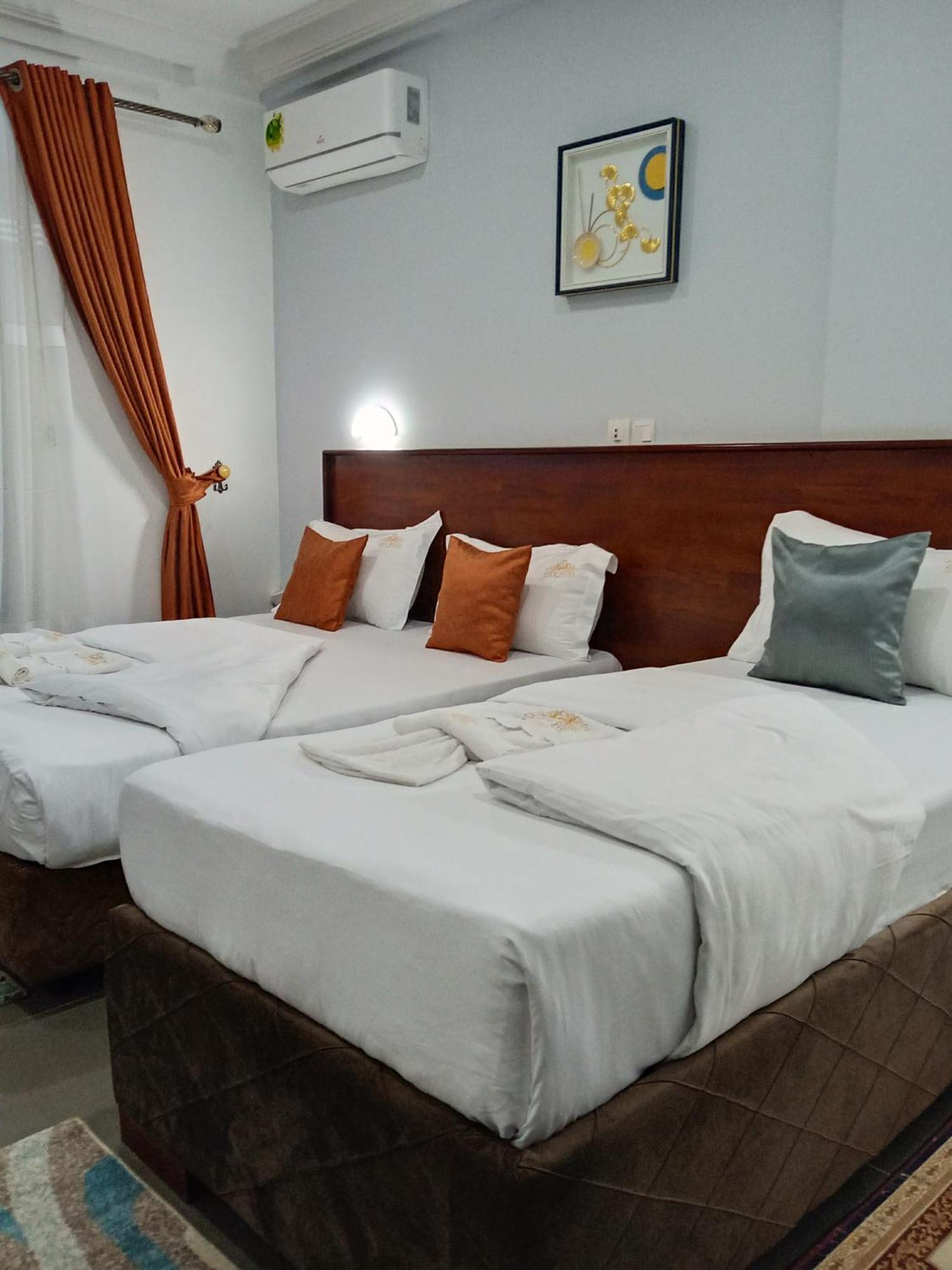 Cofe Hotel Yaoundé Екстериор снимка