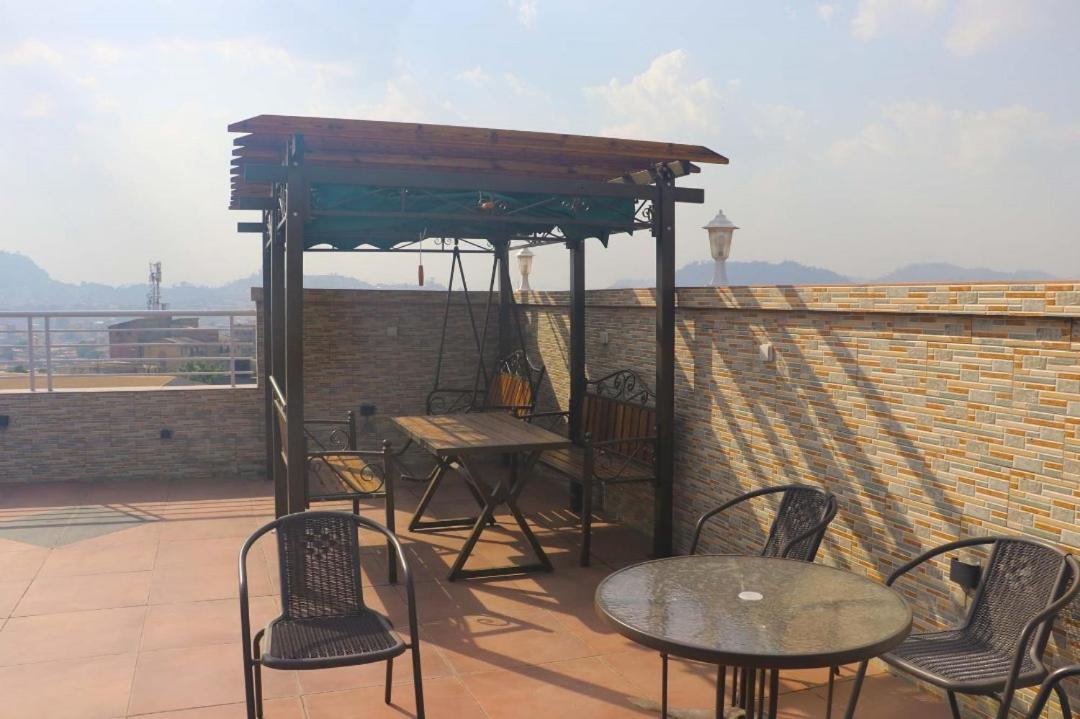 Cofe Hotel Yaoundé Екстериор снимка