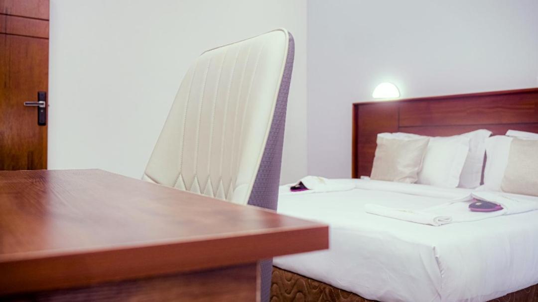 Cofe Hotel Yaoundé Екстериор снимка