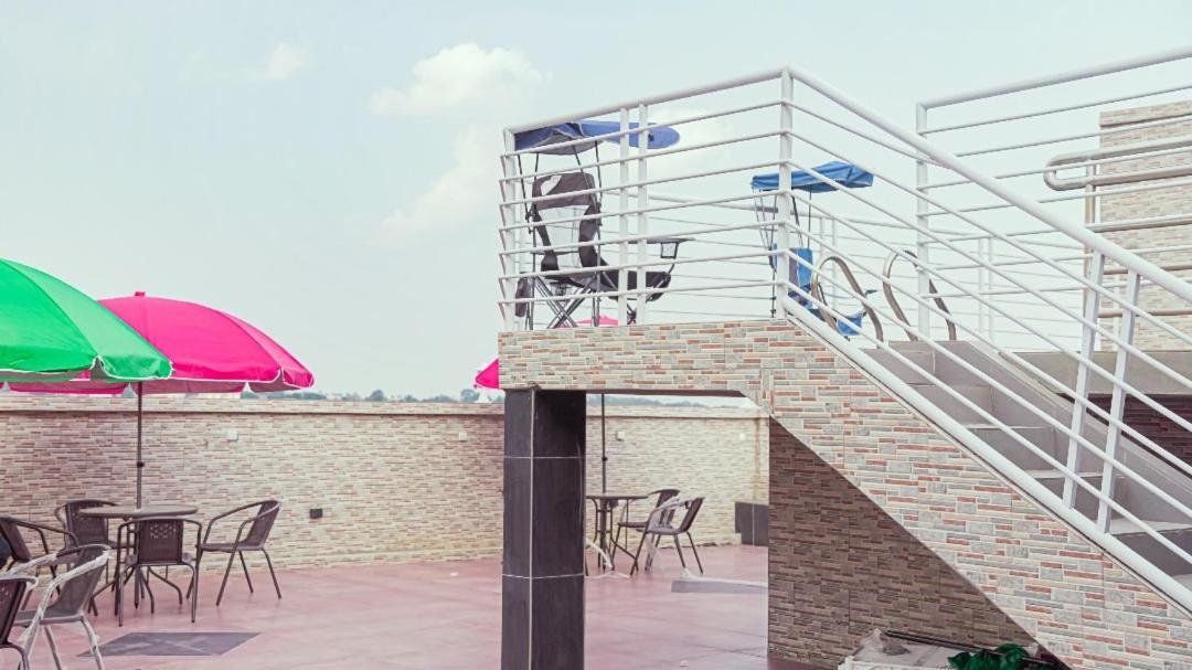 Cofe Hotel Yaoundé Екстериор снимка
