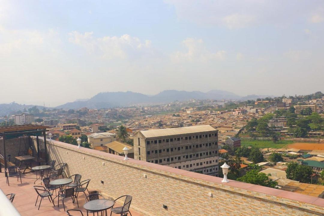 Cofe Hotel Yaoundé Екстериор снимка