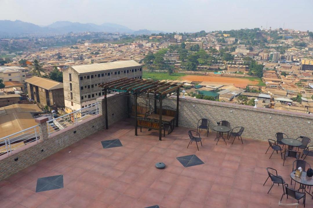 Cofe Hotel Yaoundé Екстериор снимка