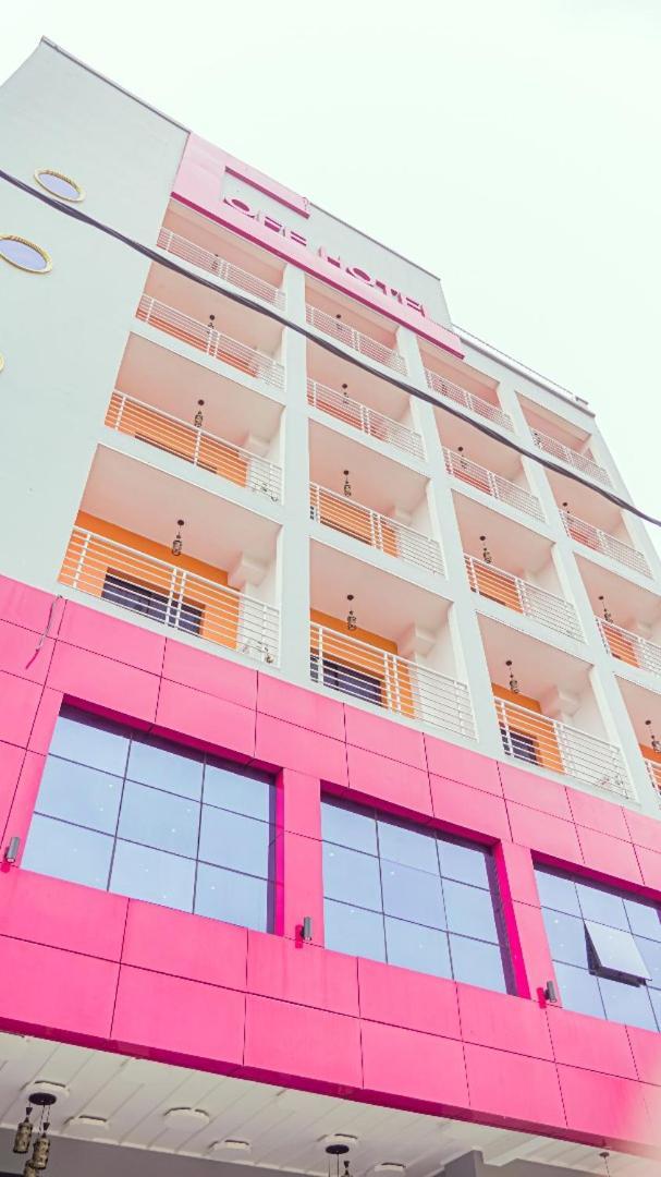 Cofe Hotel Yaoundé Екстериор снимка